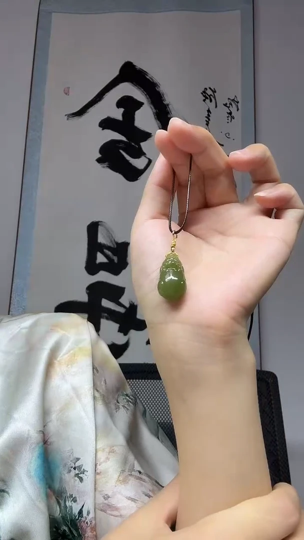 颈饰未镶嵌和田玉貔貅
