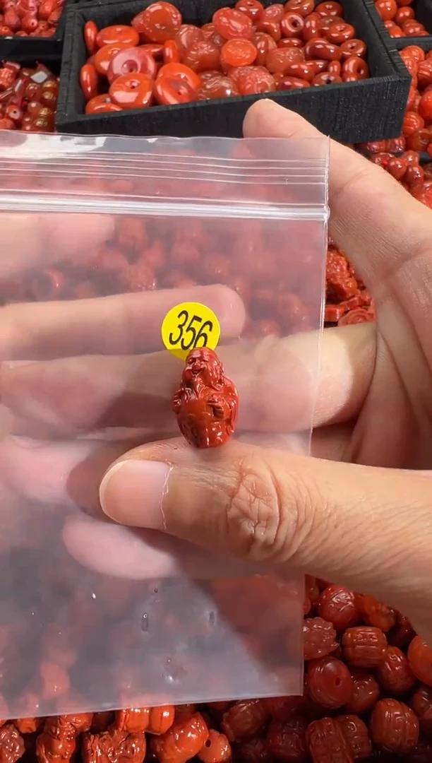 颈饰未镶嵌南红玛瑙1