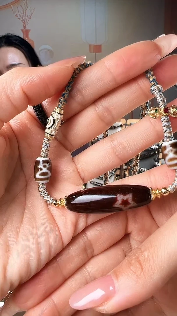 未镶嵌颈饰玛瑙/玉髓清*渡日月星