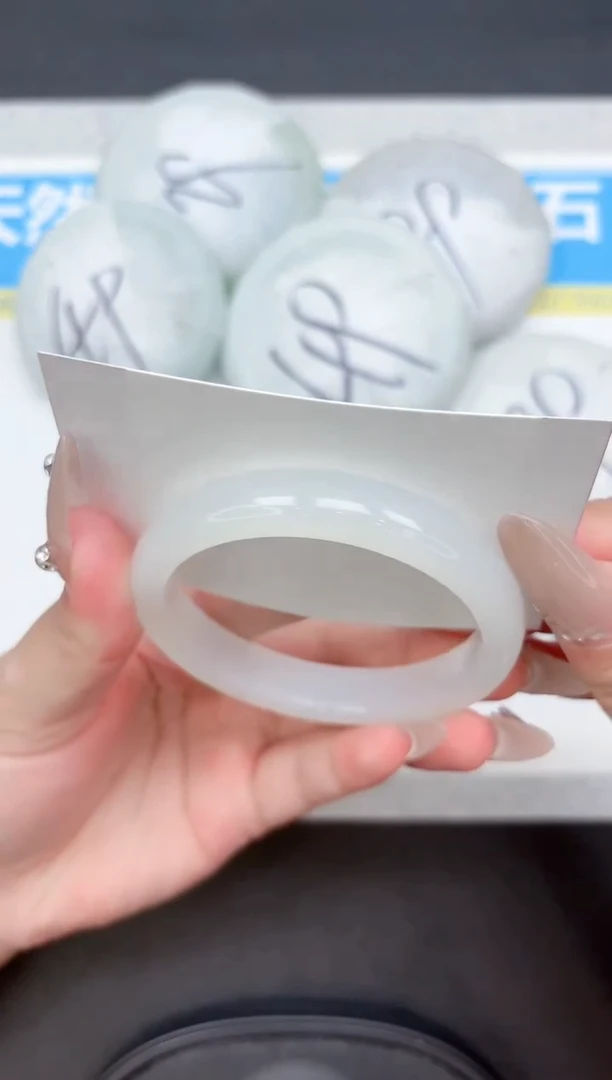 未镶嵌手镯石英质玉142-55.8