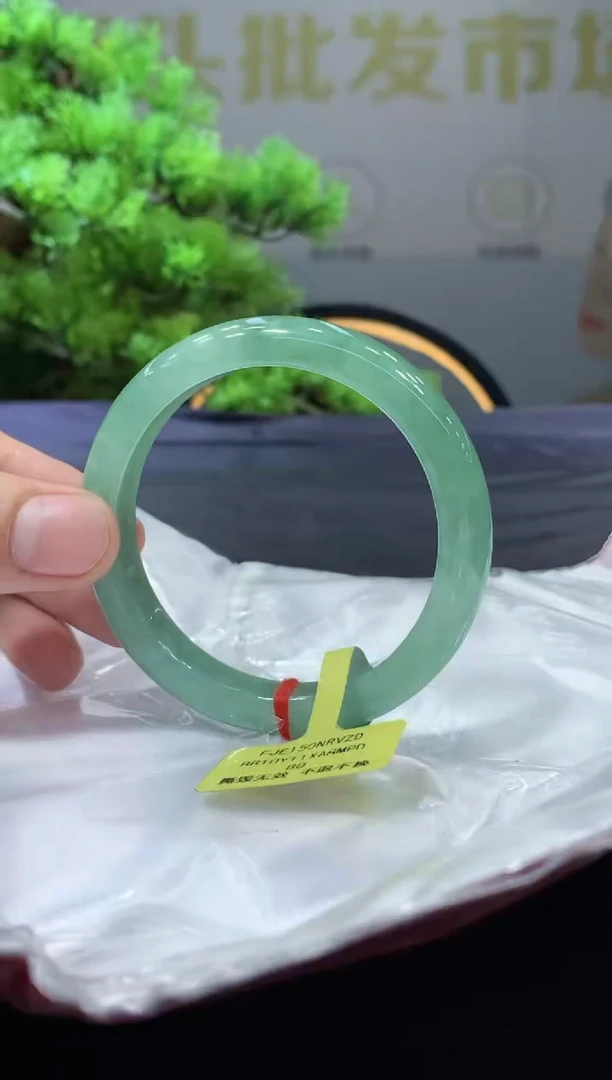 未镶嵌手镯翡翠翡翠手镯