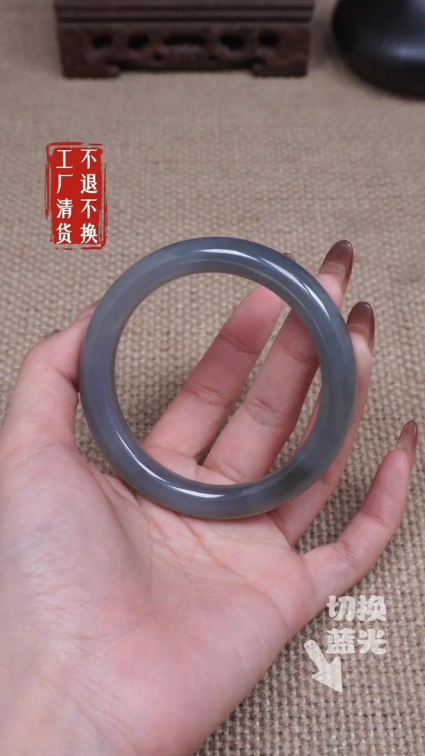 【闪购商品】和田玉手镯未镶嵌318有水线工厂抛货 不退不换