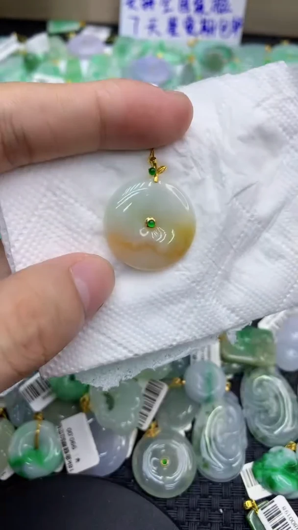 颈饰18K金镶嵌翡翠天然缅甸A货翡翠