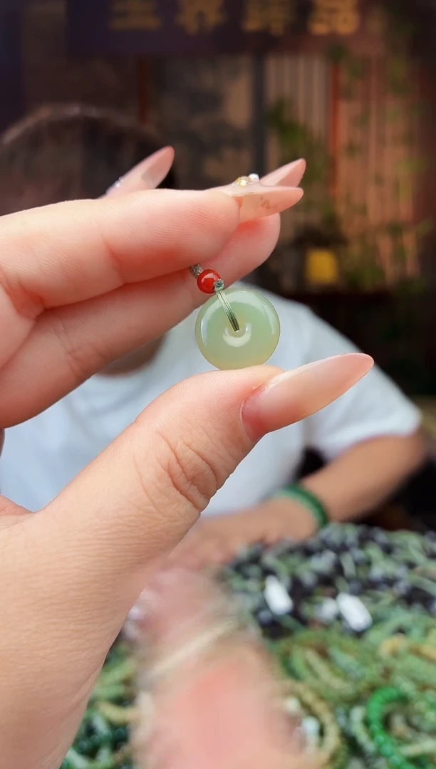 和田玉未镶嵌颈饰拍一发一