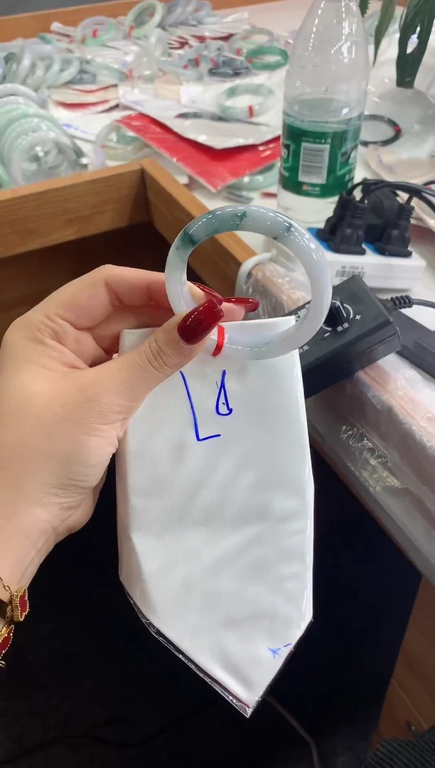 未镶嵌手镯翡翠飘花正圈 51  52 24
