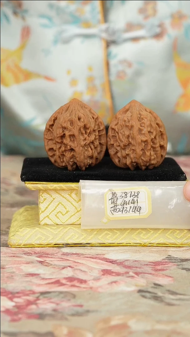 文玩核桃把件鸡心 有修