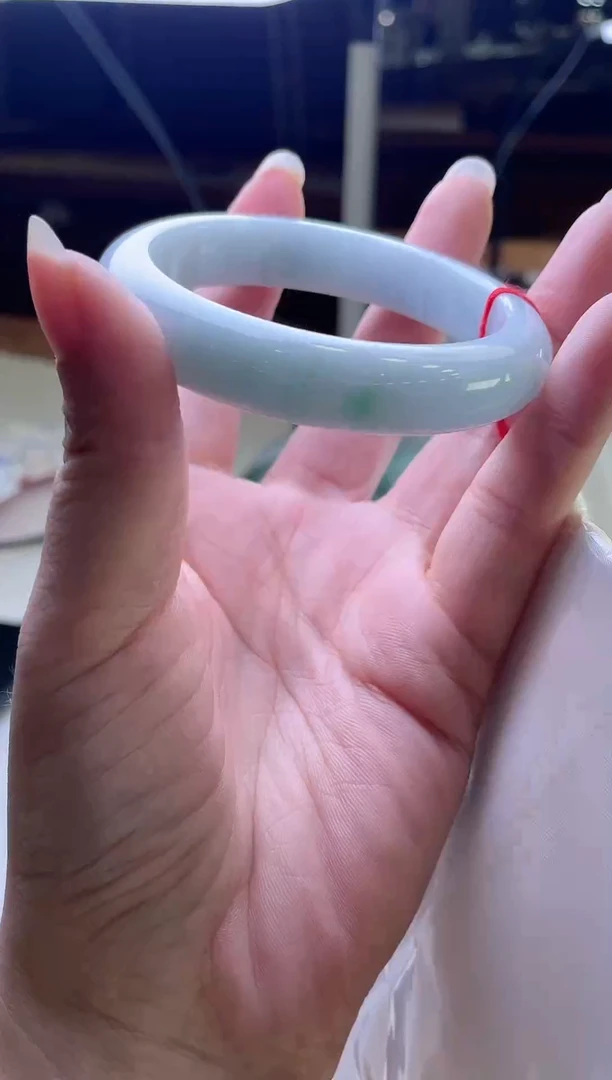 翡翠手镯未镶嵌5001，正圈55