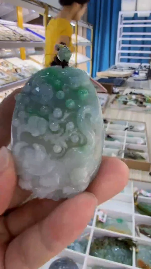 翡翠未镶嵌吊坠(不含链)145