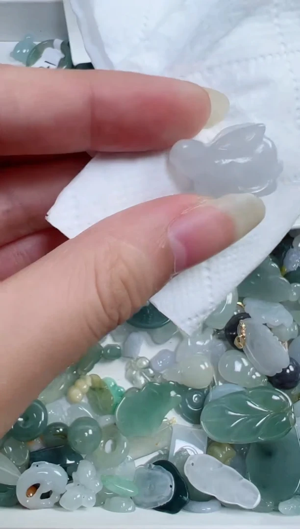 翡翠裸石739号，A货翡翠