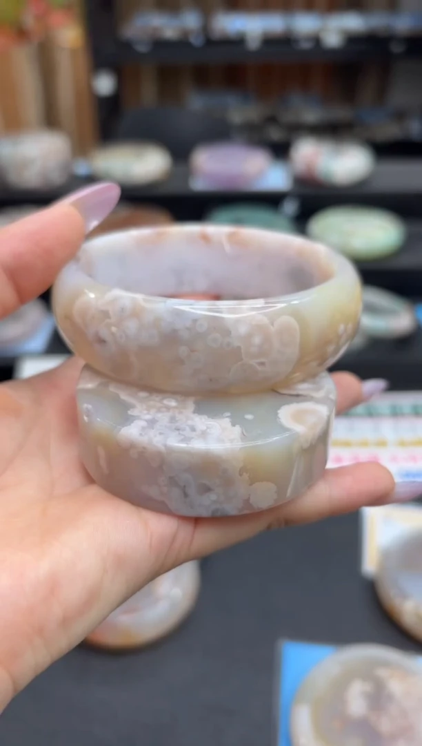 未镶嵌手镯石英质玉A407(65圈赠送镯心)