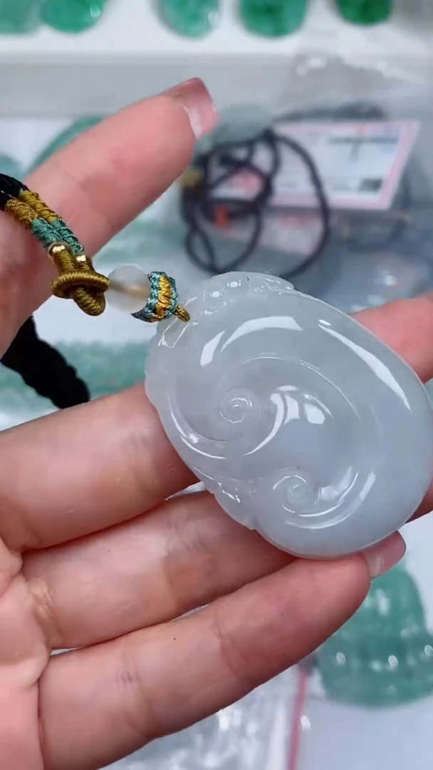 翡翠未镶嵌颈饰吊坠