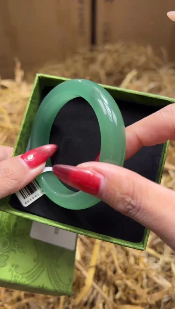 未镶嵌手镯石英质玉D1700