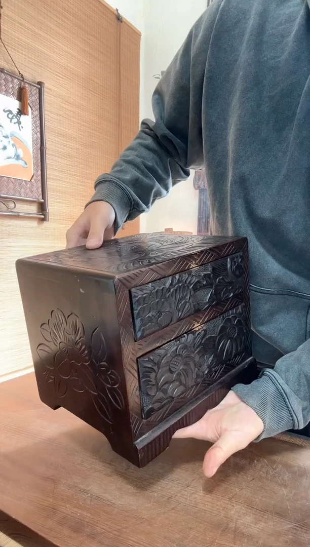 【闪购商品】杯中古品个别存有岁月痕迹，谨慎下单哦~