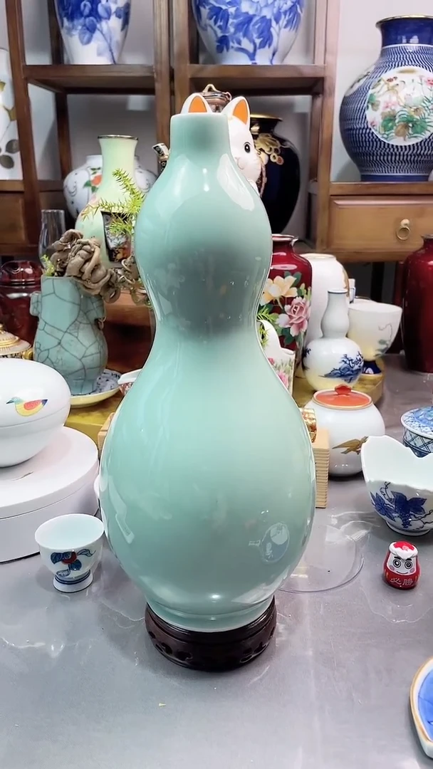 瓷片快**孩日产青瓷葫芦