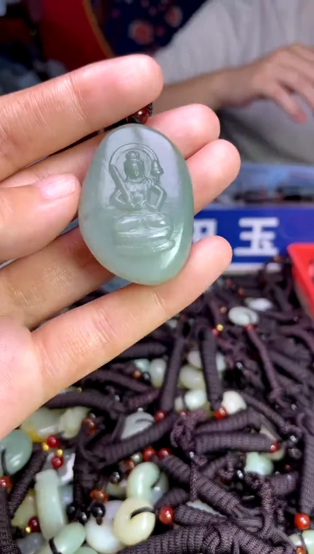 未镶嵌和田玉挂件1