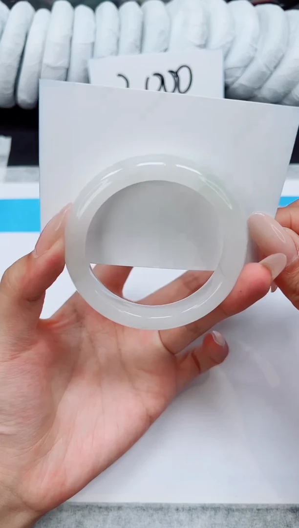 未镶嵌手镯石英质玉A187-54.5