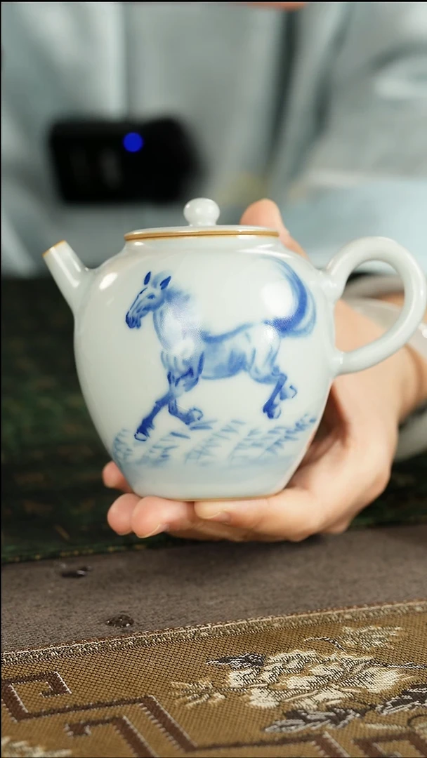 善窑厂汝窑动物马壶