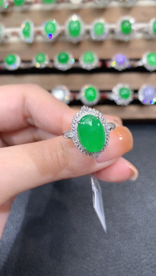 18K金镶嵌戒指翡翠A63