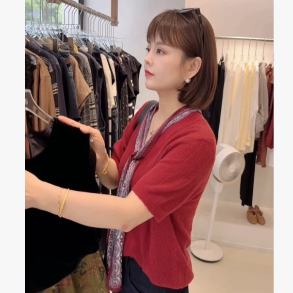 秋季新款气质女人味V领丝巾针织短袖上衣