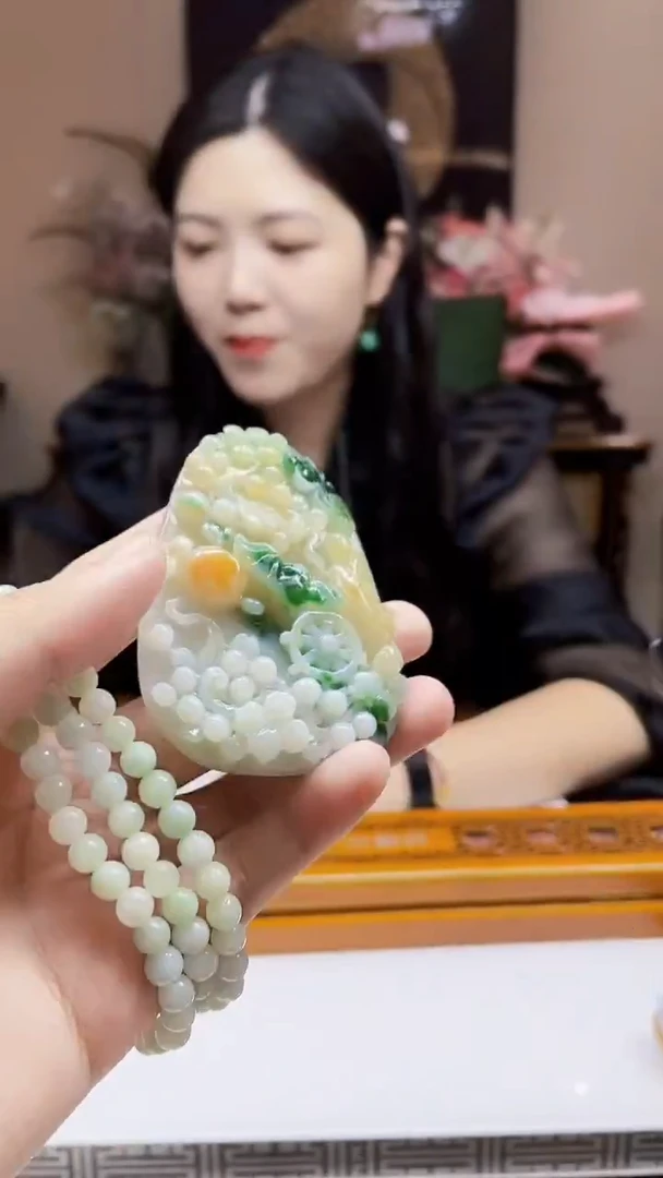 未镶嵌定制翡翠吊坠180