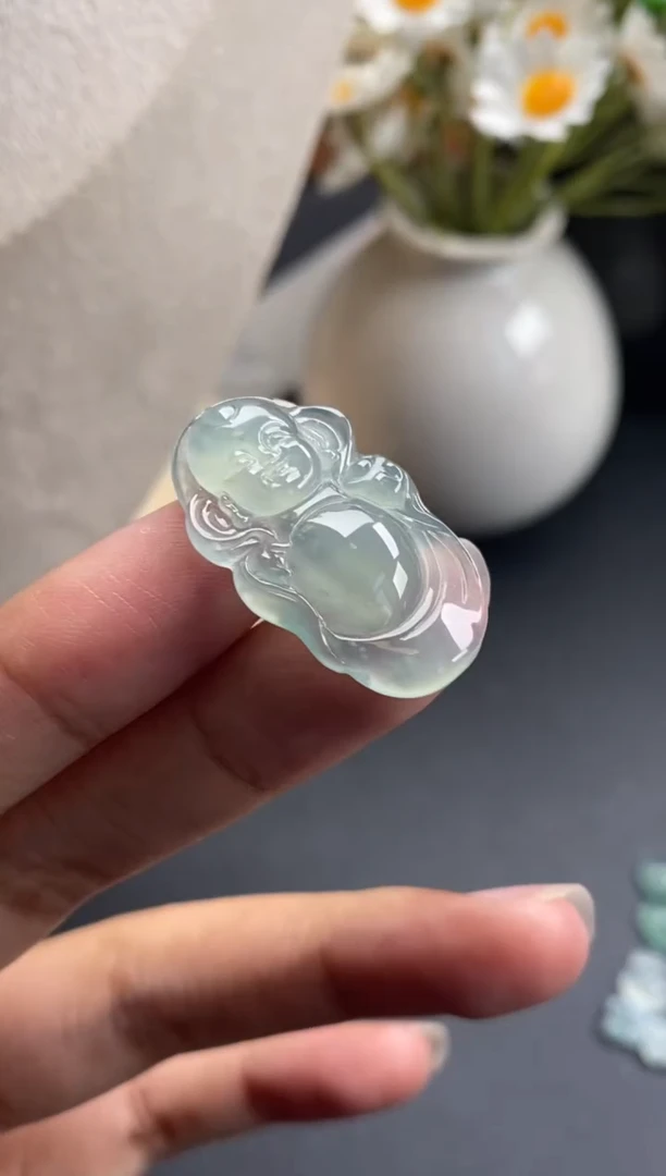 颈饰未镶嵌翡翠冰种宝宝佛