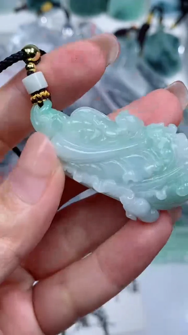 颈饰未镶嵌翡翠吊坠