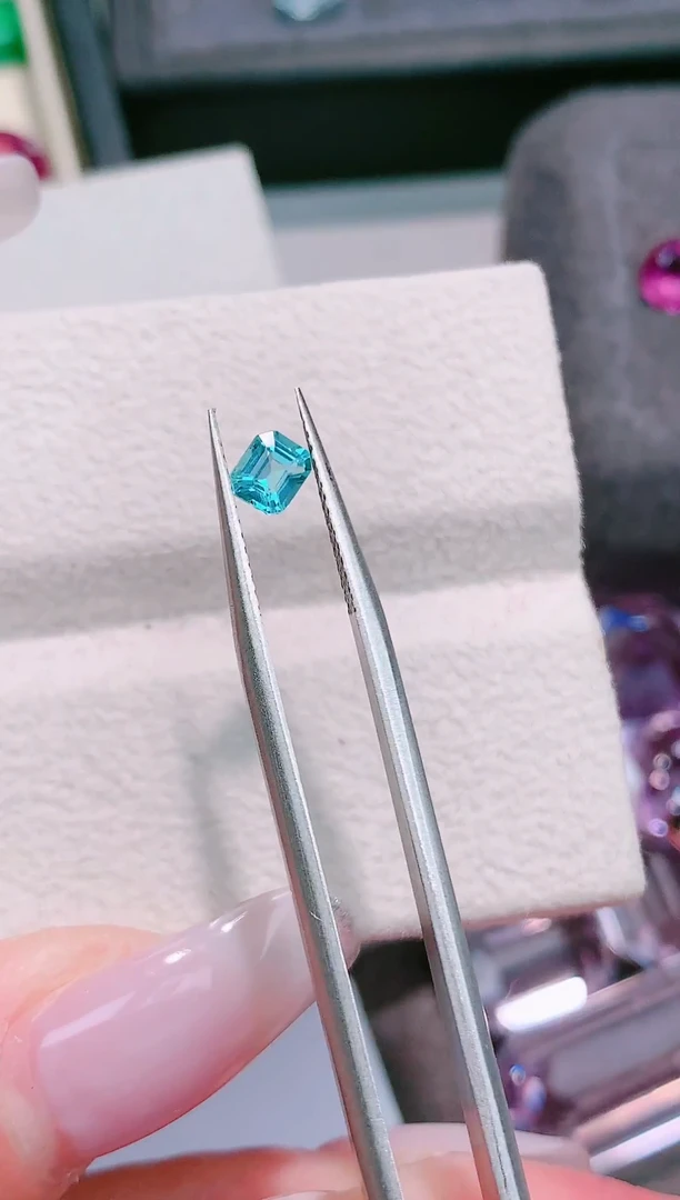 未镶嵌磷灰石裸石公主切全净0.39ct