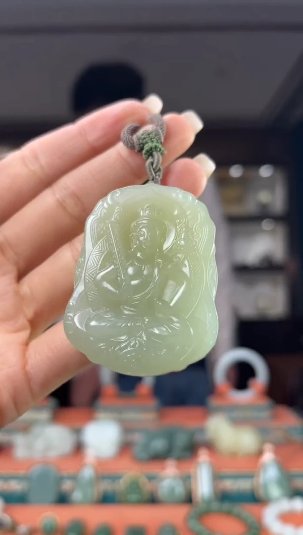 颈饰未镶嵌和田玉佩佩牛 虎