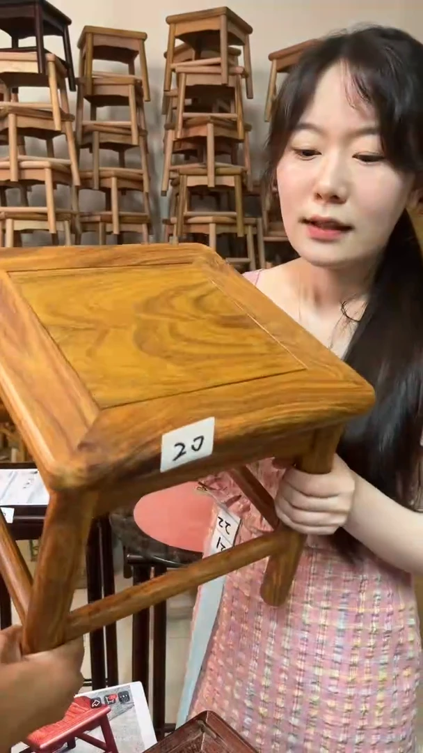 花梨木类20号刺猬紫檀小方凳