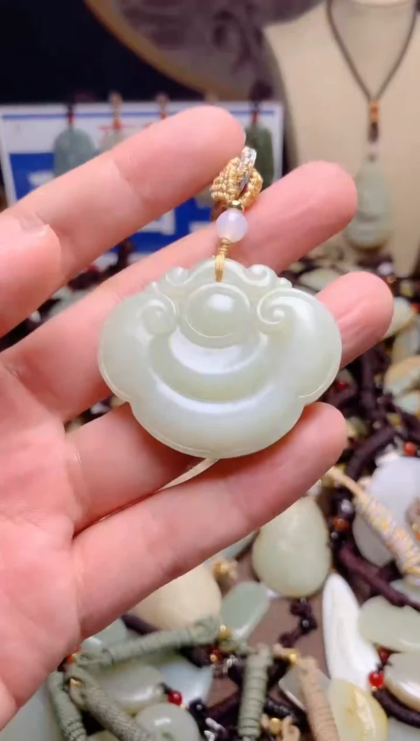 和田玉未镶嵌颈饰1