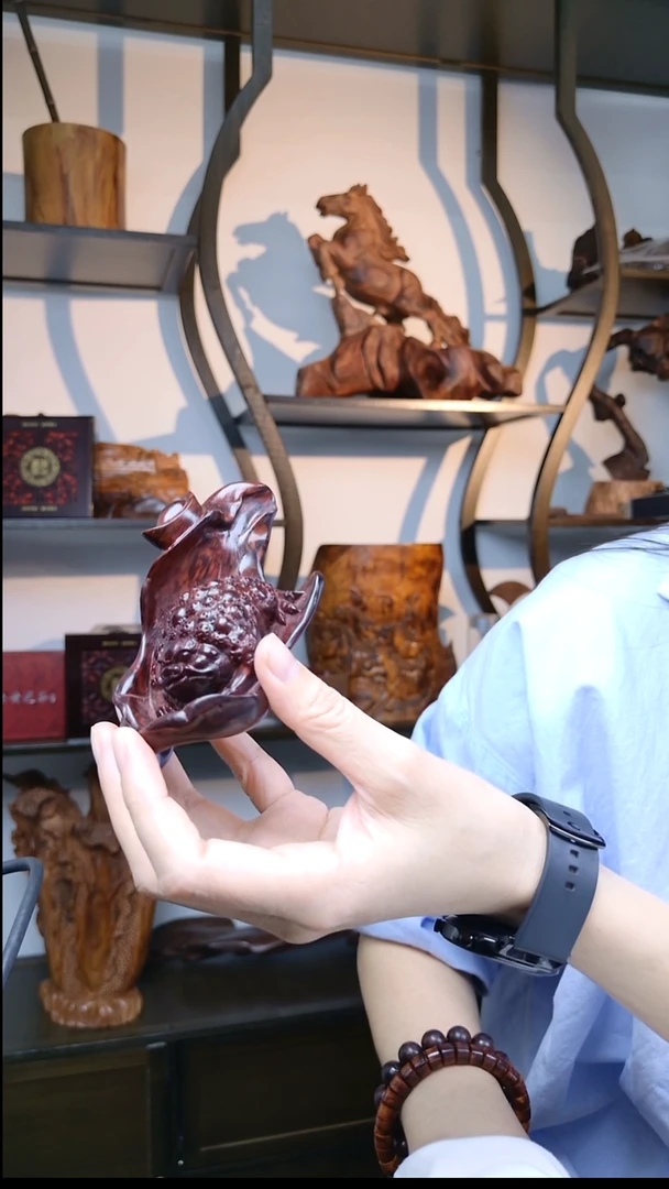 黄花梨/降香黄檀海南红降金宝手把件