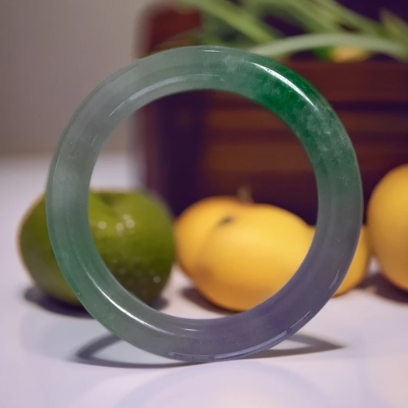 时尚大女王冰透女款精美镯多样性发其一