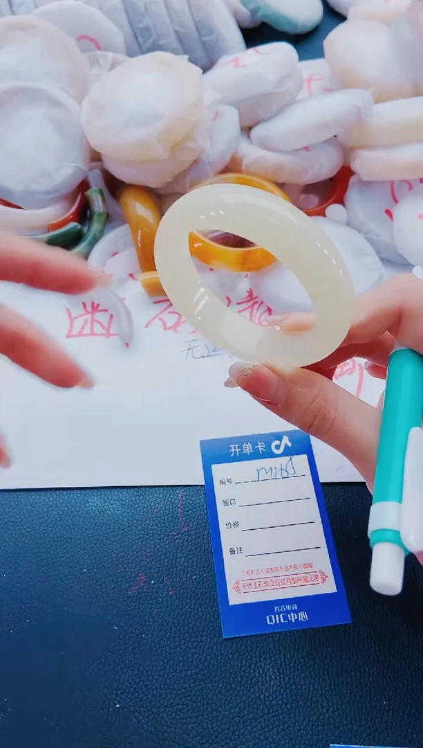 未镶嵌手镯石英质玉M165-55-56