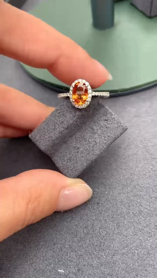 【闪购商品】石榴石戒指18K金镶嵌1.5ct 芬达石戒指