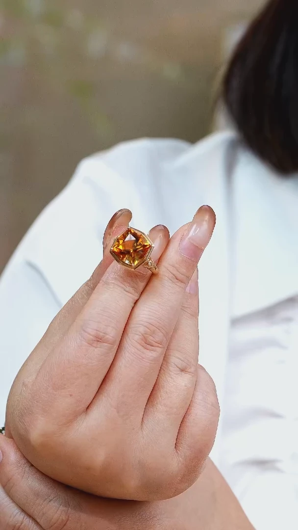 【闪购商品】黄晶戒指18K金镶嵌008戒指