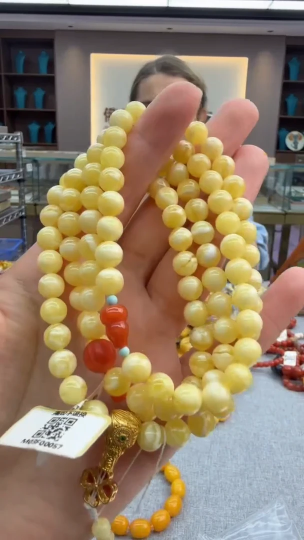 琥珀颈饰未镶嵌102秒拍号 假一罚三