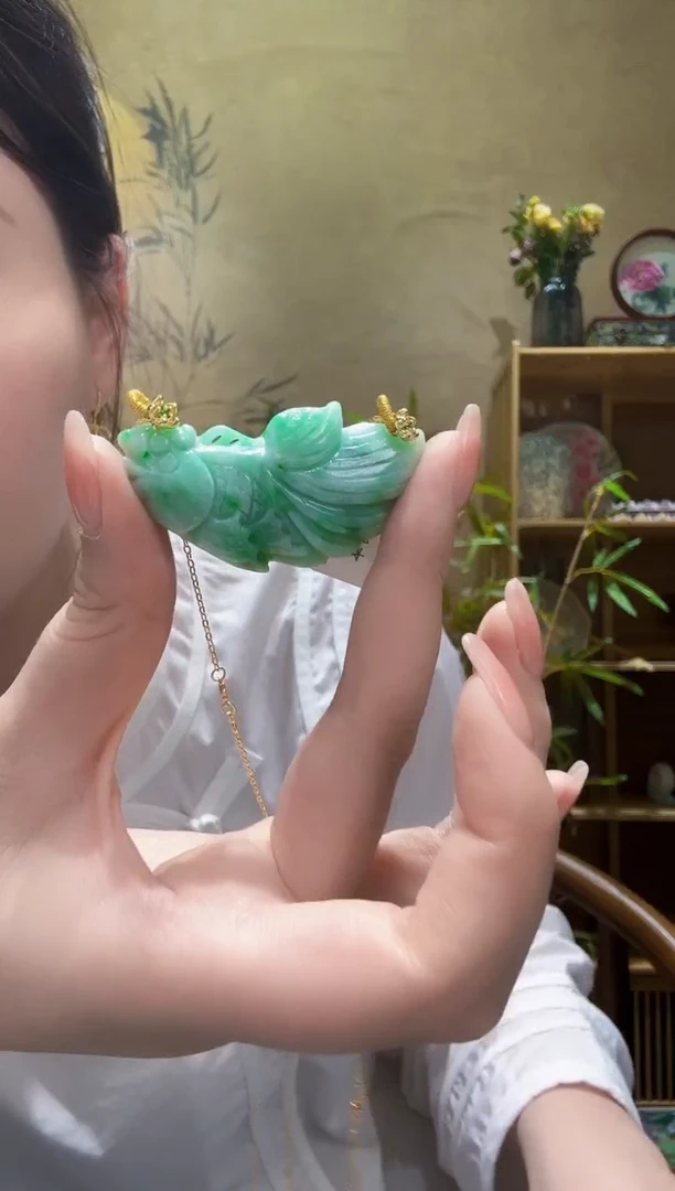 翡翠未镶嵌颈饰吊坠
