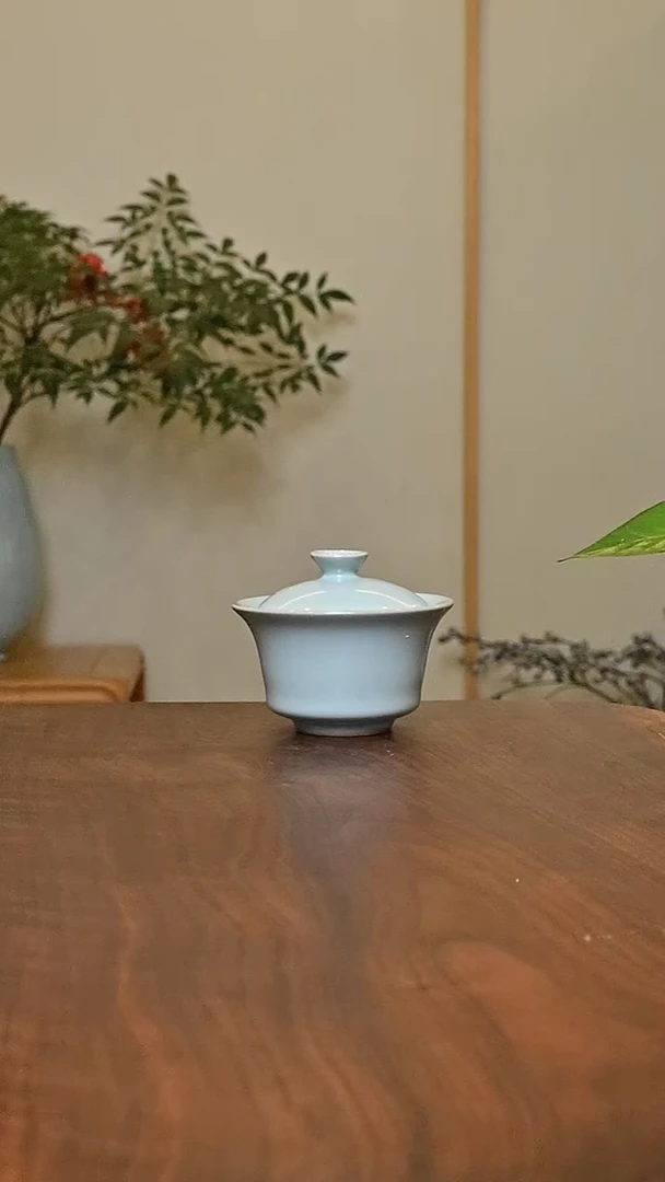 盖碗两才 天青 微瑕 朱家款