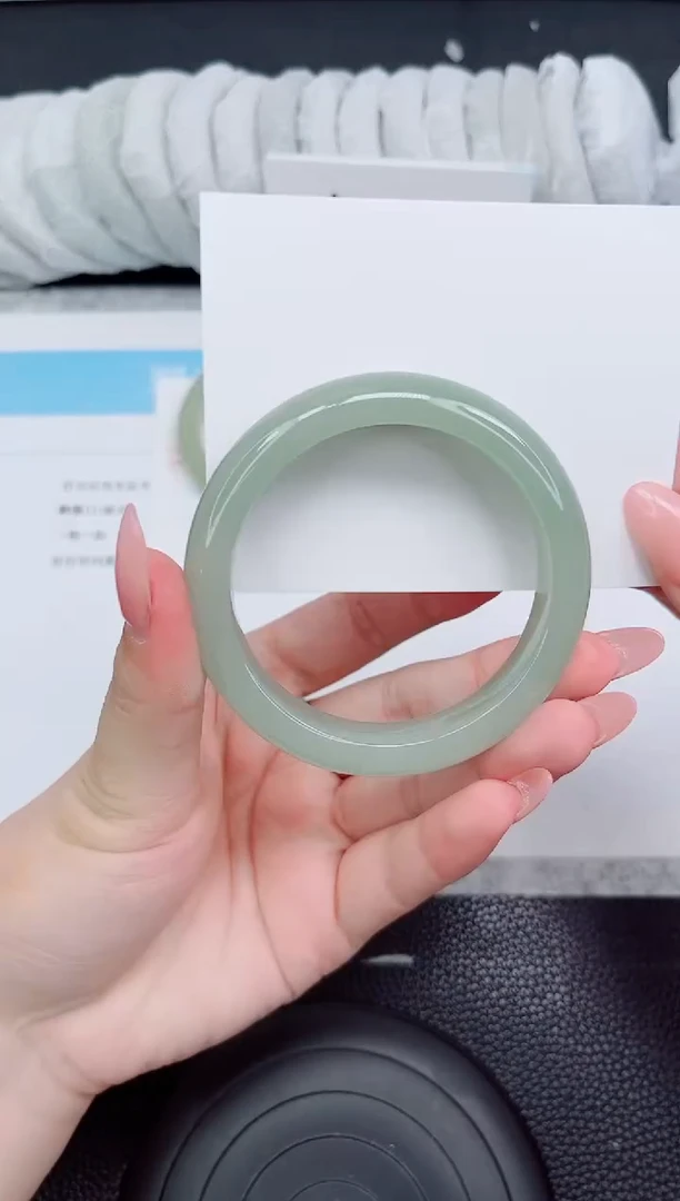 石英质玉手镯未镶嵌56-57.3