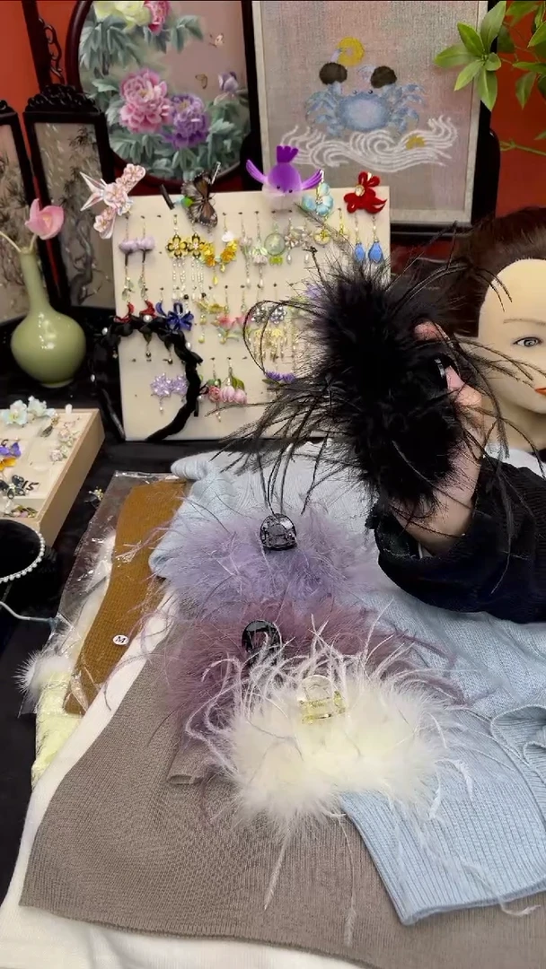 刺绣手****3非遗绒花苏绣饰品