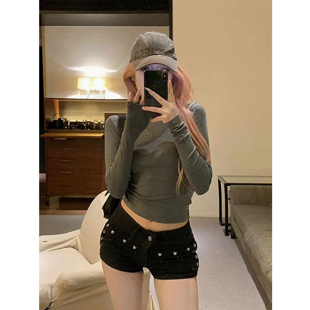 辣妹修身显瘦正肩长袖T恤女早秋小众内搭白色打底衫别致短款上衣