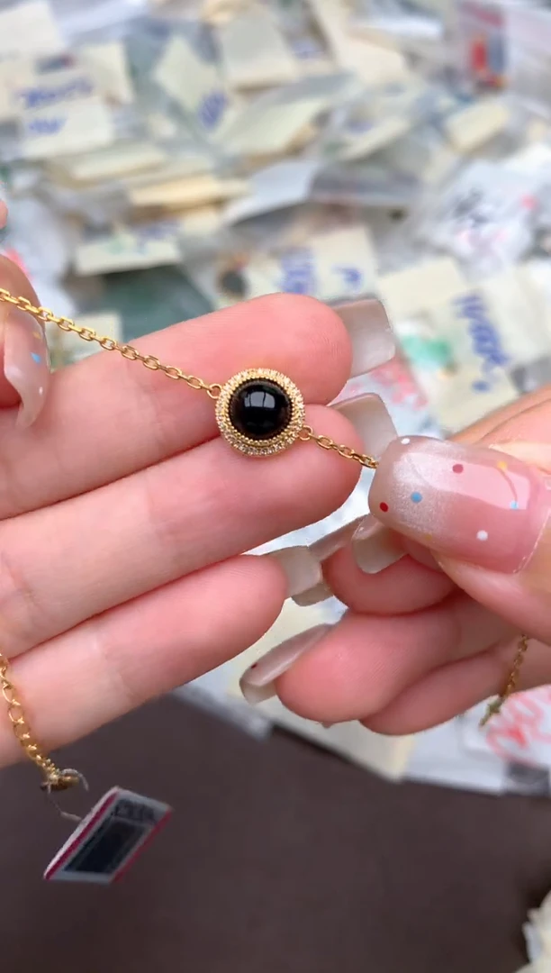 18K金镶嵌挂件翡翠一