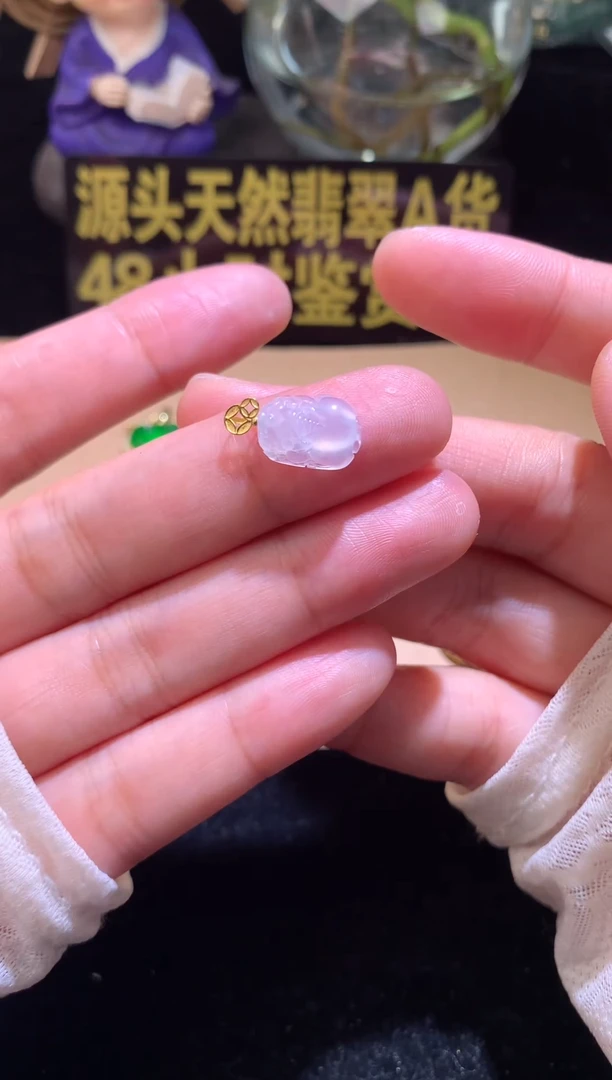 翡翠18K金镶嵌颈饰翡翠