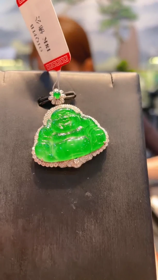 翡翠18K金镶嵌颈饰翡翠41