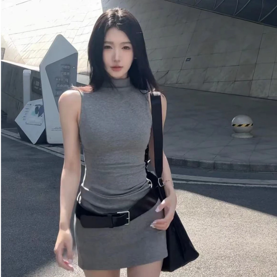 纯欲辣妹半高领无袖连衣裙女2025春夏新款修身显瘦设计感气质短裙