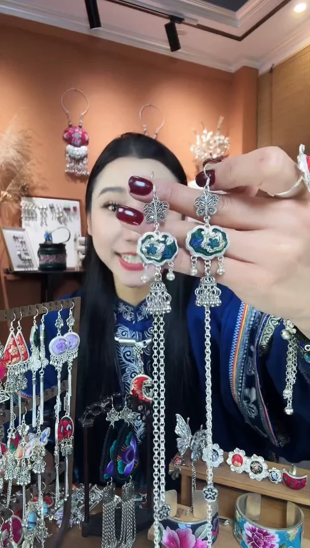 【闪购商品】刺绣纯手工民族风耳环