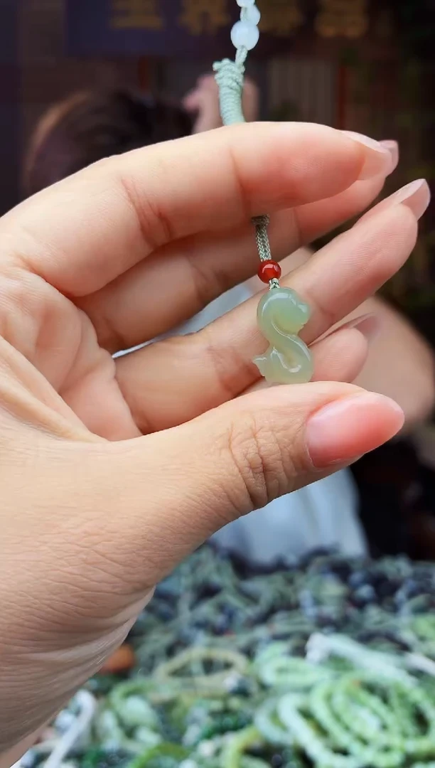 和田玉未镶嵌挂件拍一发一多样性发货