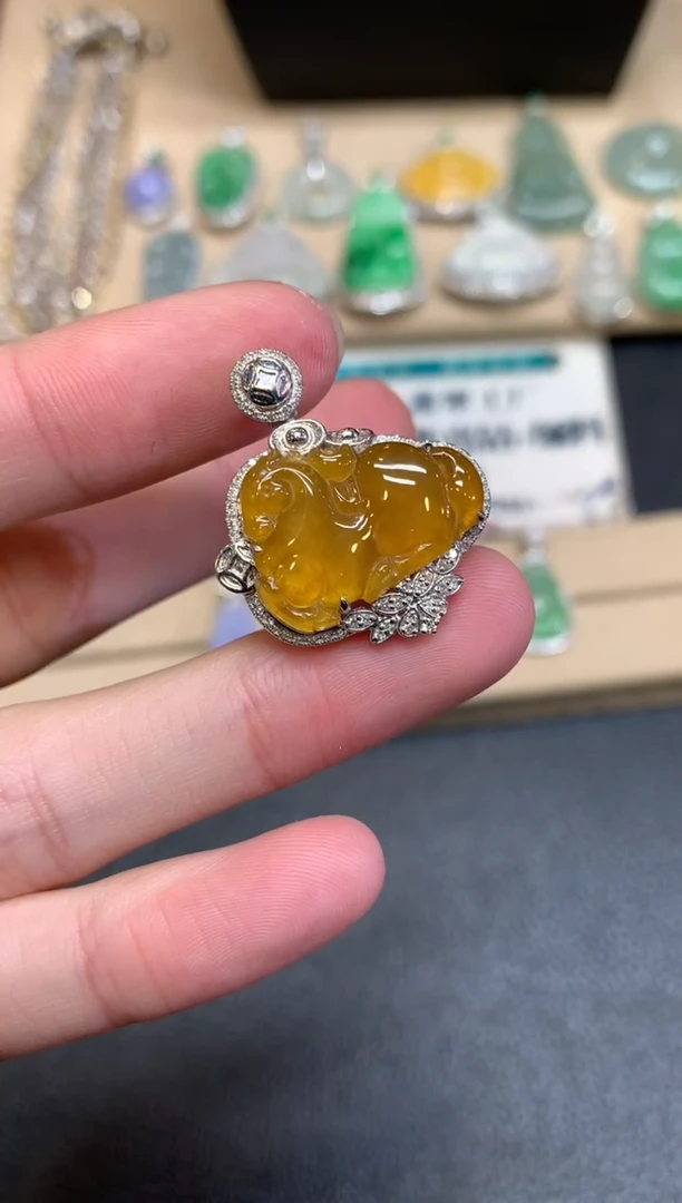 【闪购商品】翡翠颈饰18K金镶嵌马马【无服务费】