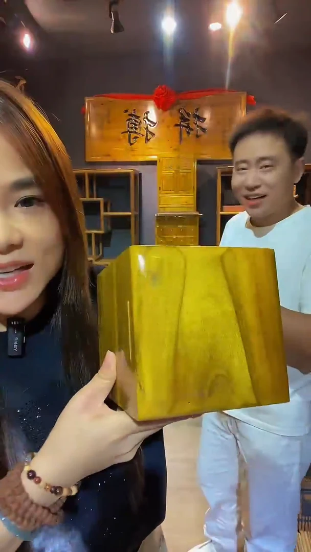 木金丝楠木制品粗钱箱