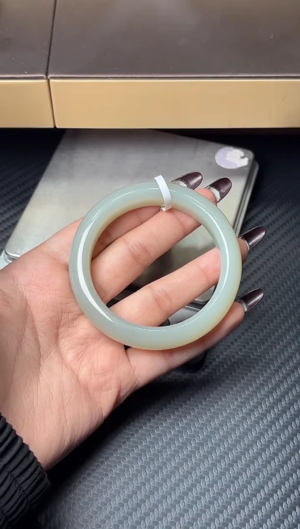 未镶嵌手镯和田玉且末近矿微色差52+M